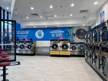 Blue-Hippo-Laundry-Blackburn-North-Laundromat-doona-wash