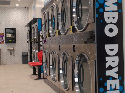 Craigieburn-Hume-Hwy-Laundromat-Blue-Hippo-Laundry-Jumbo-Dryers