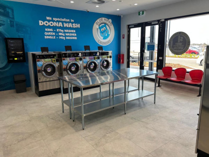 Laundromat-Mambourin-Blue-Hippo-Laundry-doona-wash