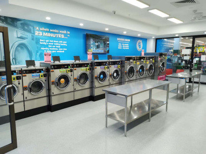 Blue-Hippo-Laundry-Melton-Laundromat-Folding-Area