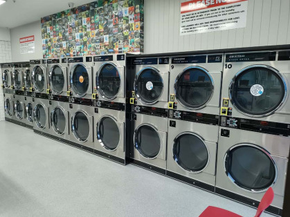 Blue-Hippo-Laundry-Melton-Laundromat