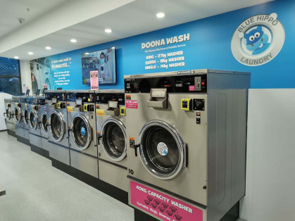 Melton-Laundromat-Blue-Hippo-Laundry-Washer